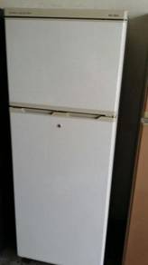 White Refrigerator Elba Ice Peti Sejuk Ais Fridge