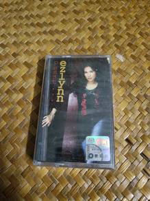 Kaset Ezlyn
Pssst...