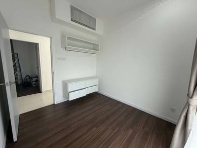 Condominium For Sale in Vertu Resort @ Aspen Vision City