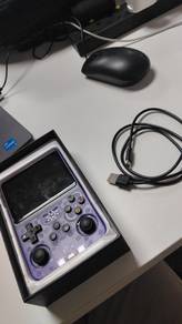 R36S Retro HANDHELD GAME CONSOLE