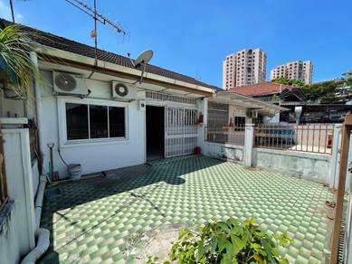 1-storey Terraced House For Sale in Jelutong,PNG