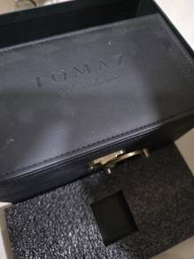 Tomaz Watch GR02-AD21 (Black/White)