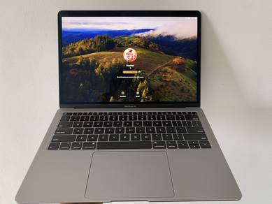 Apple MacBook Air Retina 13” (2019) – RM1500