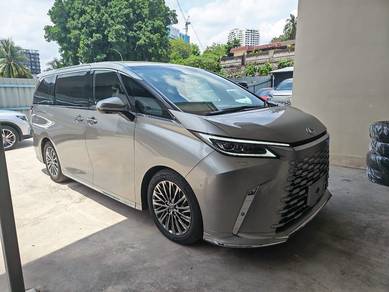 Lexus LM 500H EXECUTIVE in Old Klang Road, KUL