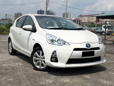Toyota Prius c (HYBRID) in Petaling Jaya, SGR