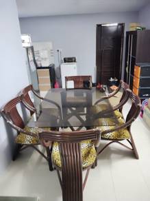 Meja Makan Rotan
