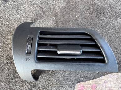 No 3-2-8 Toyota IQ LH Aircond Vent Japan