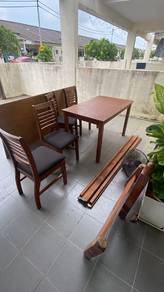 1 set meja makan untuk 4 orang