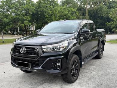 2020 Toyota Hilux BLACK EDITION