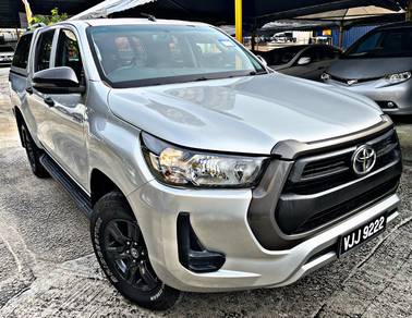 Toyota Hilux E in Desa Petaling, KUL