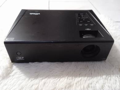 Vivitek D825EX DLP Projector