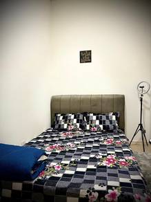 Queen bed set   mattress & cover