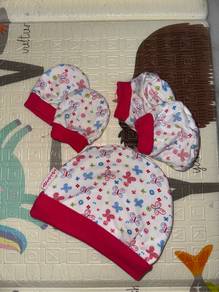 little head piece and mittens