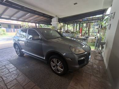 Porsche Cayenne in Shah Alam, SGR