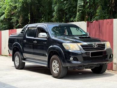 Toyota Hilux DOUBLE CAB 4x4 in Salak Selatan, KUL