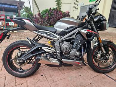 Triumph Street Triple