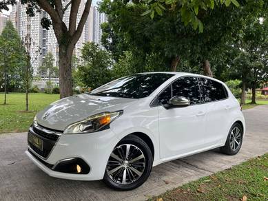 Peugeot 208 PURETECH in Kepong, KUL