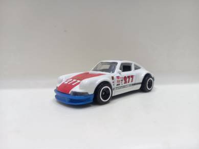Hot Wheels '71 Porsche 911 Urban Outlaw Diecast