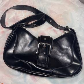 Black shoulder bag with buckle