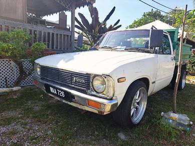 Toyota Hilux RN40R in Ipoh, PRK