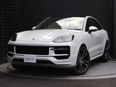 Porsche Cayenne BASE in Klang, SGR