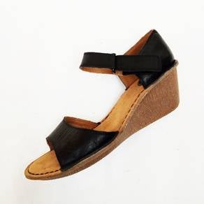 Clarks Artisan Un Capri Strap Wedge Sandal