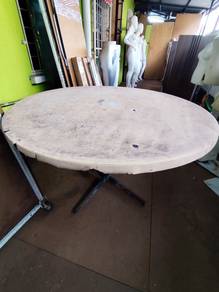 Meja Bulat Terpakai