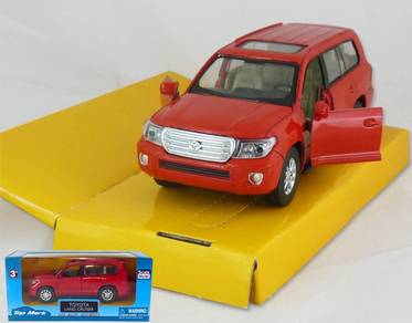 2014 TOYOTA LAND CRUISER 1/36 DIECAST - red