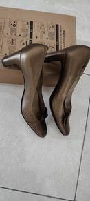 comfortable n leather shoes 