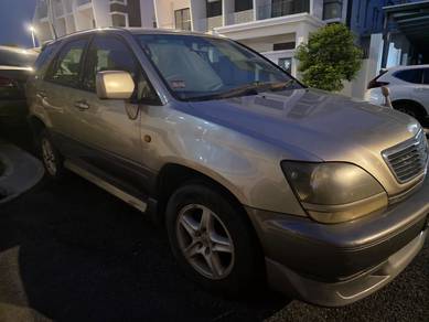 Toyota Harrier V6 4WD in Puchong, SGR