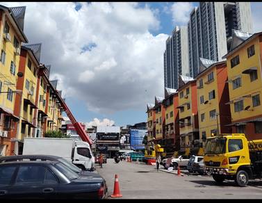Flat For Sale in Kampung Lindungan