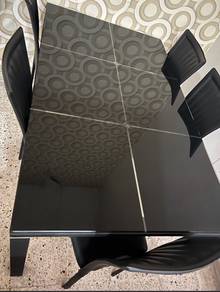 Dining Table (Meja Makan)