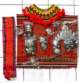 set baju tradisional kaum wanita Iban
