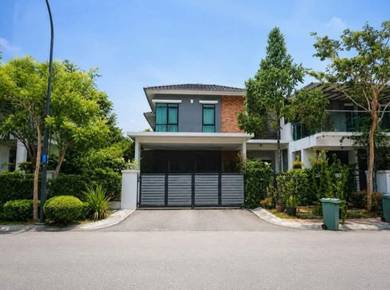 Semi-Detached House For Sale in Shah Alam,SGR