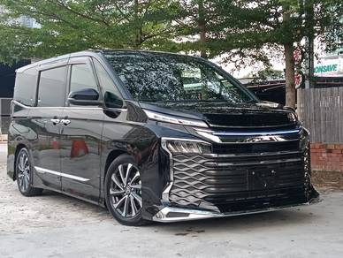 Toyota Voxy S-Z in Old Klang Road, KUL