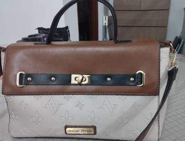 Extra handbag 
