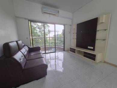 Condominium For Rent in Selat Horizon