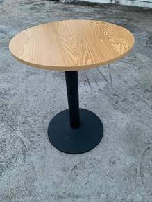 Round Table 