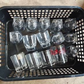 Gelas kaca kecil