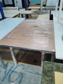 Meja Discussion