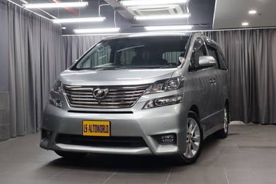 Toyota Vellfire V in Kota Damansara, SGR
