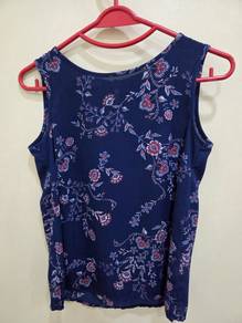 Sleeveless top