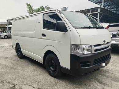 Toyota Hiace in Batu Caves, SGR