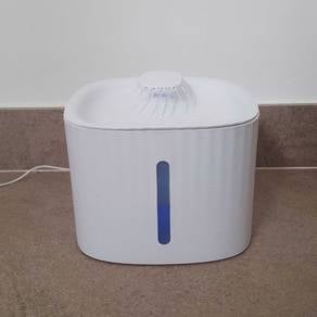 Used 3L Cat Water Fountain