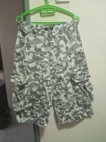 air walk camo short pants