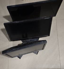 3 monitors 