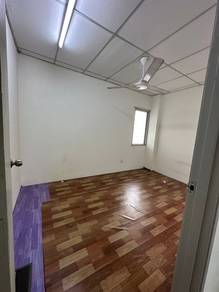 Flat For Rent in Sanctuary Court