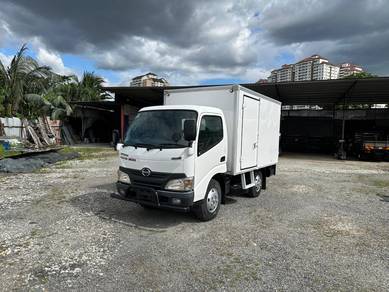 HINO 300 BOX 10KAKI with tailif