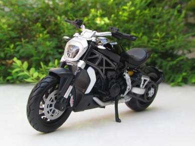 Bburago 1-18 Diecast Bike Ducati Xdiavel S