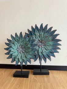 Solid Metal Table Deco